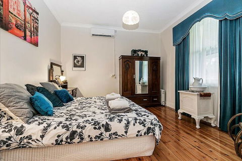 Treasured Memories Cottage - Queensland Tourism 2