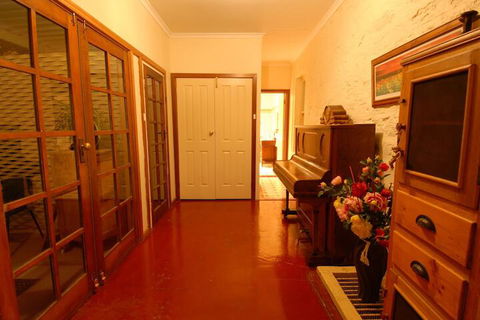 Treasured Memories Cottage - Queensland Tourism 1