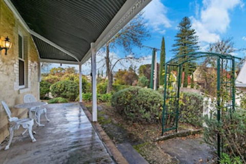 Treasured Memories Cottage - Queensland Tourism 0