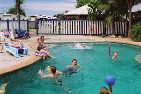 Golden Terrace Holiday Park - Queensland Tourism 1