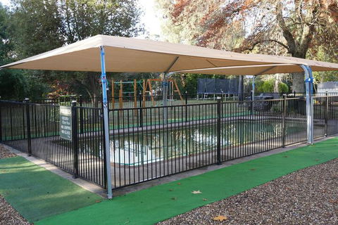 Adina Lodge Holiday Units - Queensland Tourism 6
