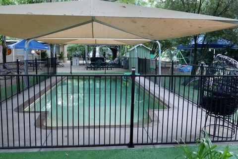 Adina Lodge Holiday Units - Queensland Tourism 1