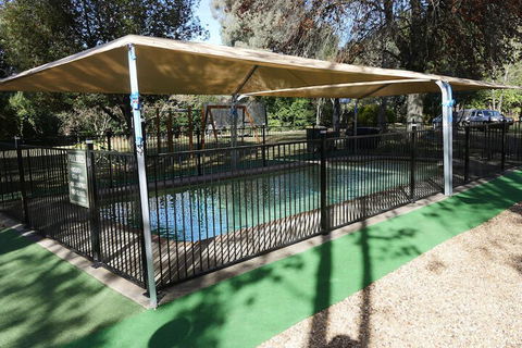 Adina Lodge Holiday Units - Queensland Tourism 7