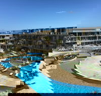 Onshore Torquay - QLD Tourism
