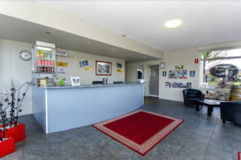 Red Carpet Motel - Queensland Tourism 6