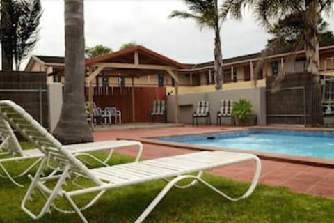 Red Carpet Motel - Queensland Tourism 1