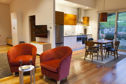 Wilderberry Cottage - QLD Tourism 3