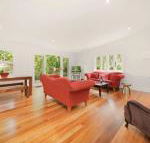 Poets Cottage Fireplace Close to Treks - Queensland Tourism