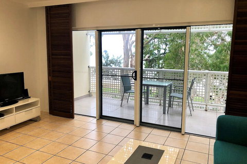 Hibiscus On Palm Cove At Marlin Waters - QLD Tourism 6