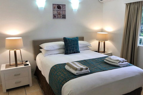 Hibiscus On Palm Cove At Marlin Waters - QLD Tourism 3