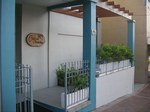 Coogee Beach House - Hostel - QLD Tourism 0