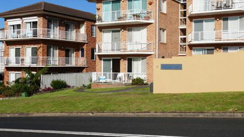 Unit 1 Countess Court - QLD Tourism 1