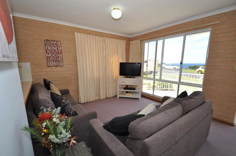 Unit 1 Countess Court - QLD Tourism 3