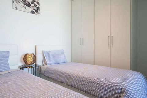 C3CBD Melbourne Apartment - Queensland Tourism 5