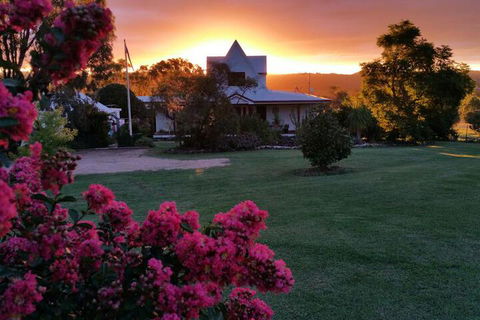 Birdhouse Cottage B & B - Queensland Tourism 6