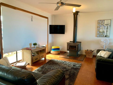 Fareview Beach House - Queensland Tourism 1