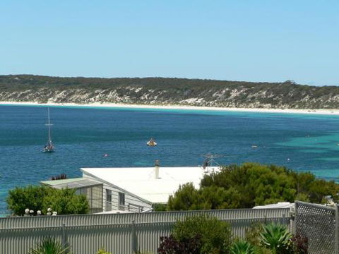Fareview Beach House - Queensland Tourism 2