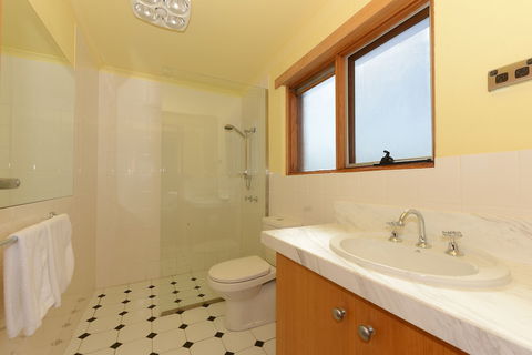 Cloudy Bay Villa - Queensland Tourism 2