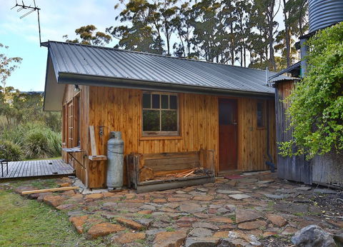 Saintys Creek Cottage - Queensland Tourism 1