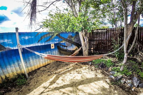 Somewhere To Stay Backpackers - Queensland Tourism 3
