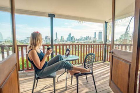 Somewhere To Stay Backpackers - Queensland Tourism 0