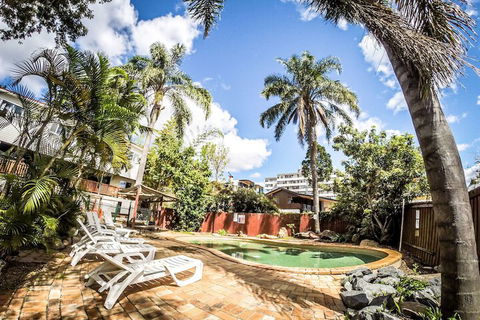 Somewhere To Stay Backpackers - Queensland Tourism 5