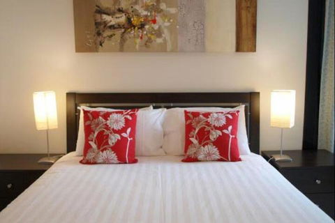 Docklands Prestige Apartments - QLD Tourism 7