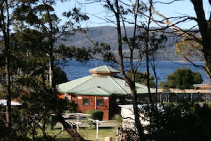 Snug TAS Queensland Tourism