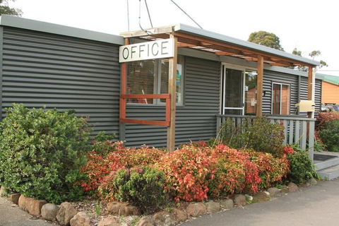 Snug Beach Cabin And Caravan Park - Queensland Tourism 6