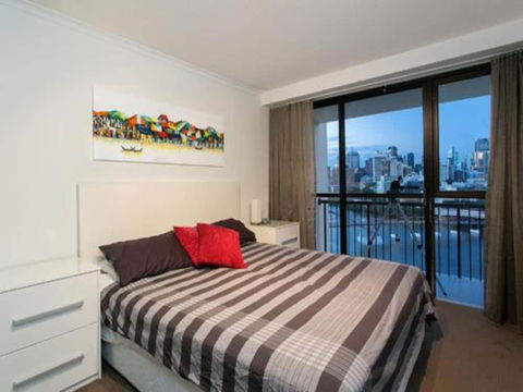 River Plaza Apartments - QLD Tourism 1
