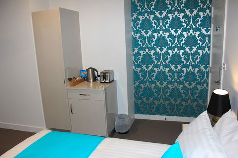 Beach Hotel - QLD Tourism 2
