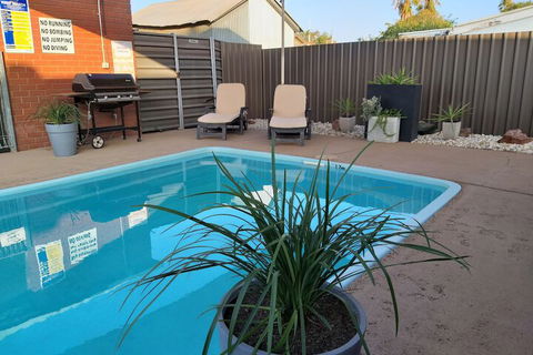 Country Mile Motor Inn - QLD Tourism 3
