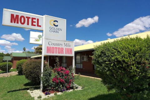 Country Mile Motor Inn - QLD Tourism 0