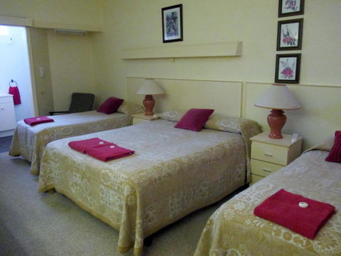 Tarra Motel - Queensland Tourism 1