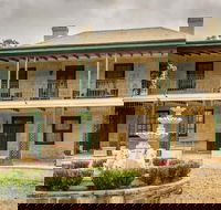 Segenhoe Inn Historic Bed  Breakfast - QLD Tourism