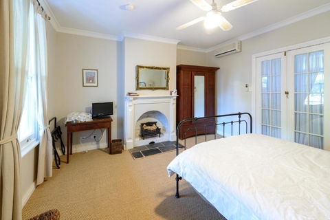 Hope Farm Guesthouse - QLD Tourism 3