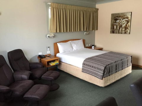 Cannon Park Motel - QLD Tourism 5