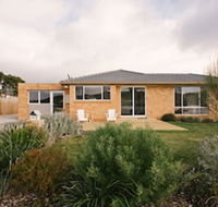 Waterfront Holiday Home Esplanade 54 - Queensland Tourism
