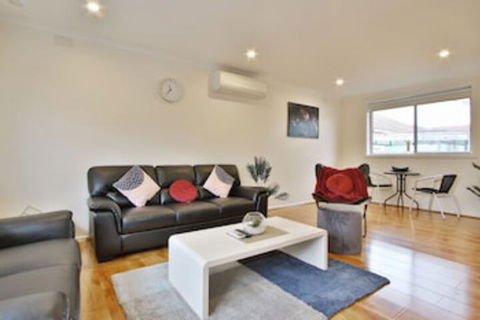 Ivy Units Glen Waverley - QLD Tourism 0