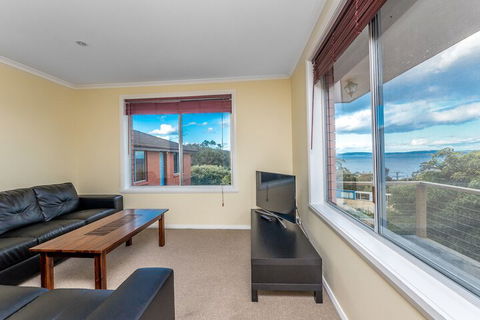 Family Home At Kingston Beach - Queensland Tourism 5