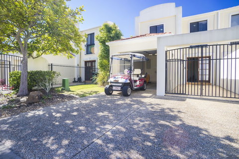 Casablanca At Hope Island Resort - QLD Tourism 0