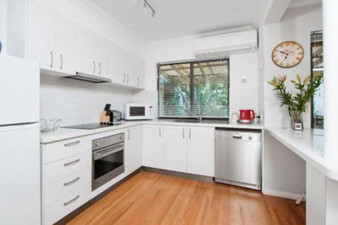 Bedford Terrace 3 - Queensland Tourism 0