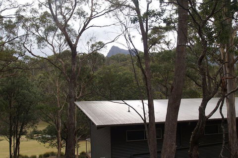 Craggy Peaks - QLD Tourism 1