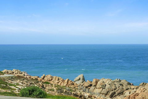 South Seas Beachfront Apartments - Queensland Tourism 5