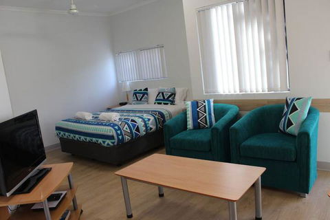 Mandurah Ocean Marina Chalets - QLD Tourism 3