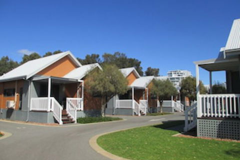 Mandurah Ocean Marina Chalets - QLD Tourism 0