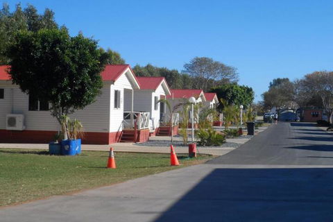 Outback Oasis Caravan Park - QLD Tourism 2