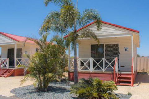 Outback Oasis Caravan Park - QLD Tourism 4
