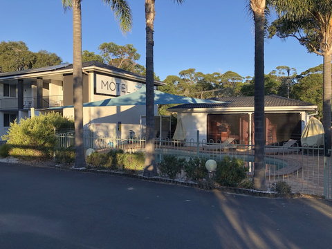 The Lodge Broulee - QLD Tourism 1