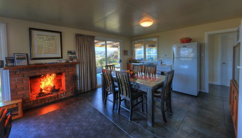 Arthur River Spa Cottage - Queensland Tourism 1